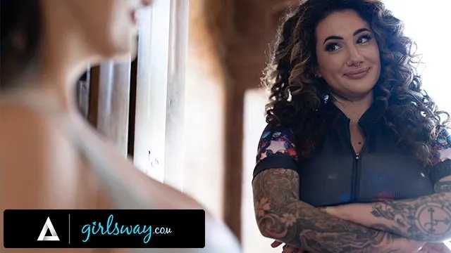 Courier and client share mutual desire in spandex